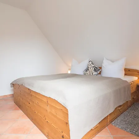Kapitaenshaus Kittler - Sehnsucht - 1og - Dg Apartment Wiek auf Ruegen