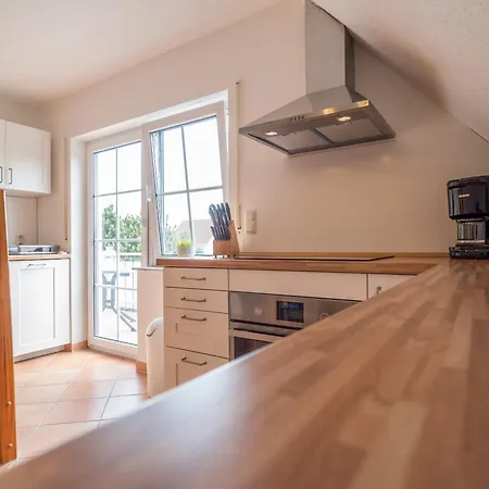 Apartment Kapitaenshaus Kittler - Sehnsucht - 1og - Dg Wiek auf Ruegen